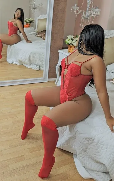 Live sex webcam photo for NikiGibson #2957353