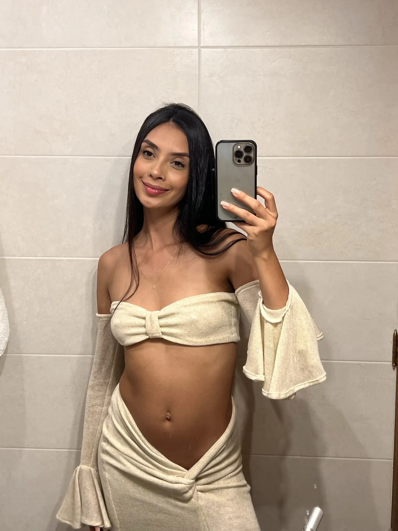 Live sex webcam photo for LucyLeinerr #7794158