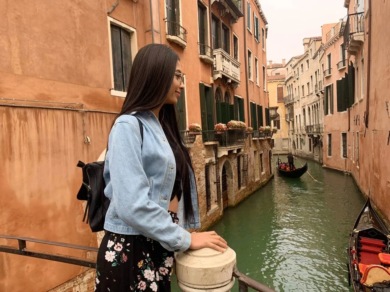 Live sex webcam photo for LucyLeinerr #7793470