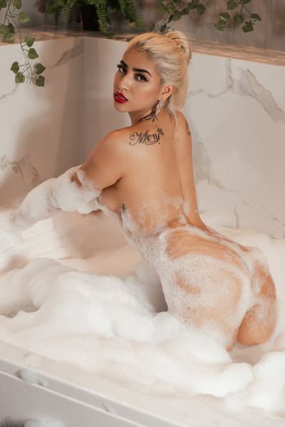 Live sex webcam photo for TatianaValdeez #3223380