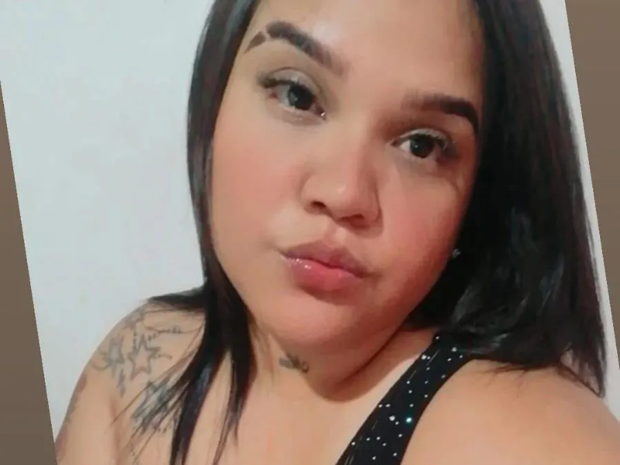 Live sex webcam photo for ROXYBW #5332216