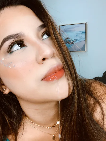 Live sex webcam photo for MileyStoness #2931867