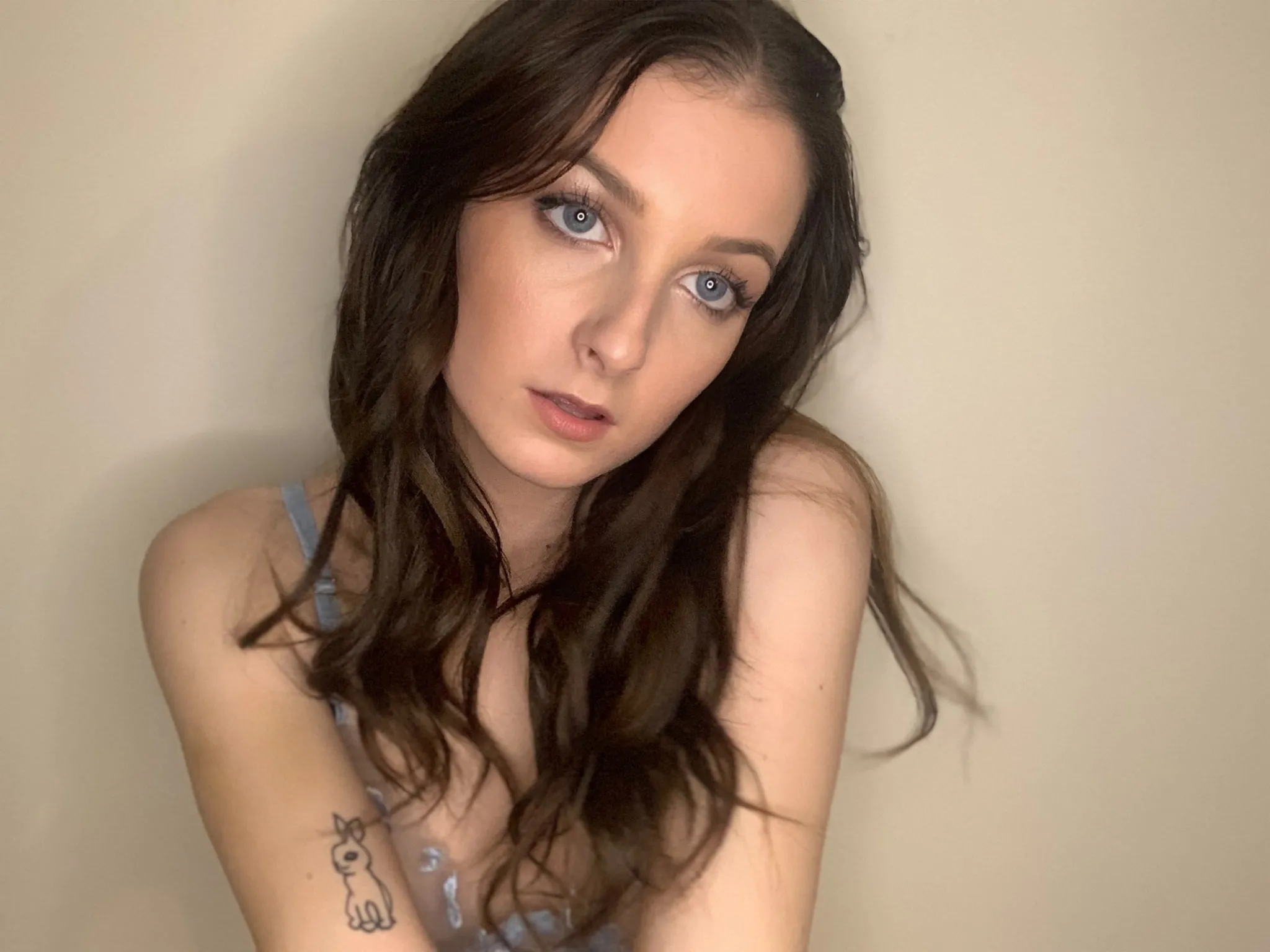 Live sex webcam photo for WelshCutie #8396171