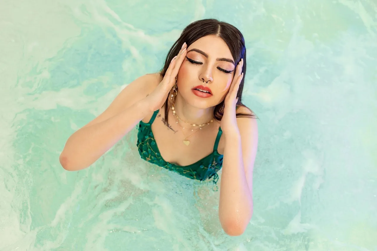 Live sex webcam photo for ErzsebetBathory #7227201