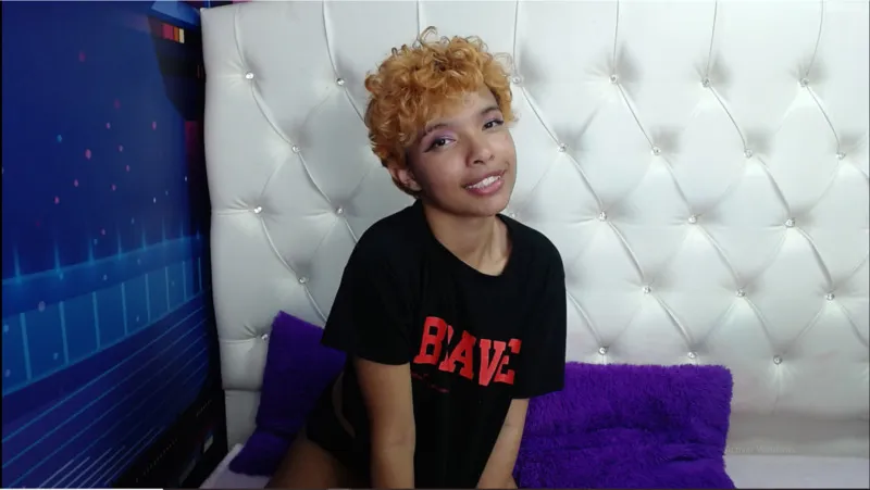 Live sex webcam photo for Maddydavis #3229343
