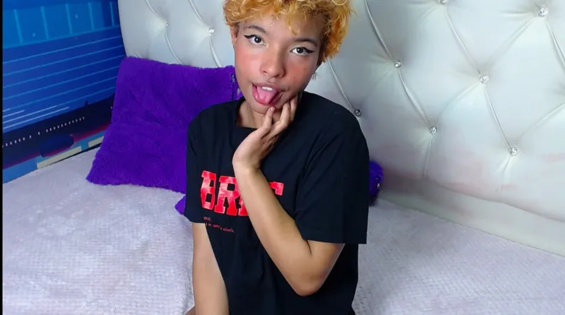 Live sex webcam photo for Maddydavis #3246561