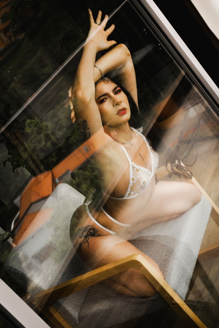 Live sex webcam photo for AnnikaVera #7470996