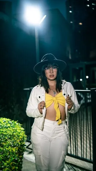 Live sex webcam photo for AnnikaVera #7471075