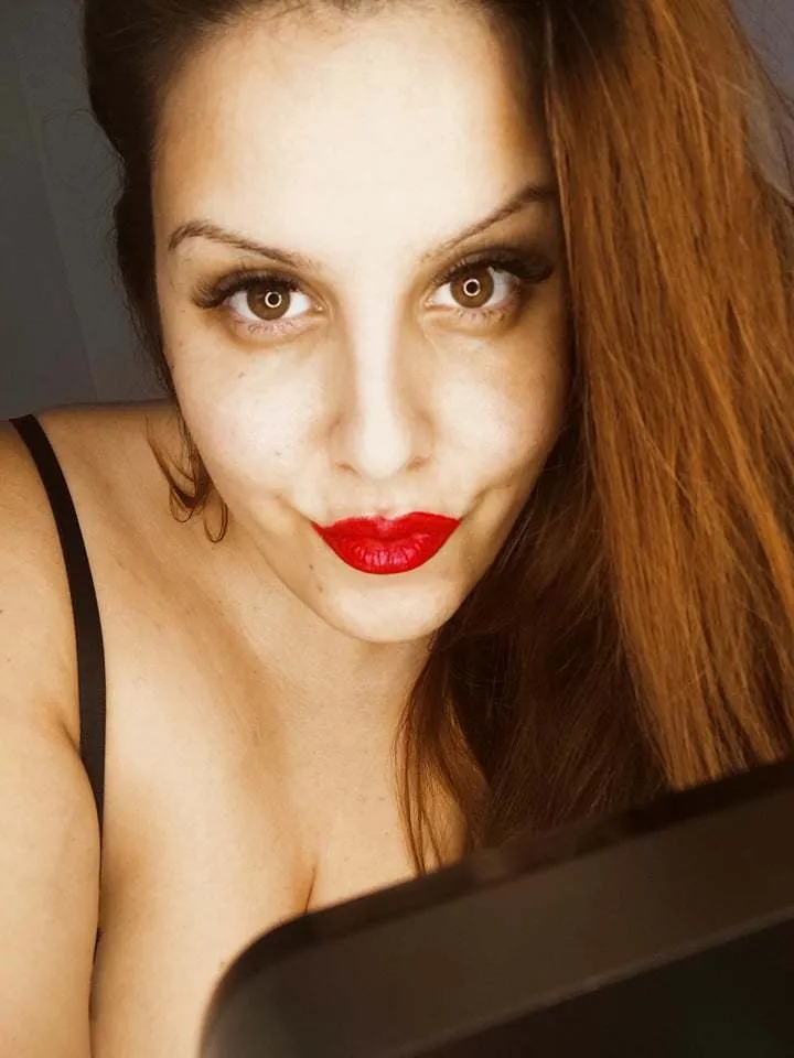 Live sex webcam photo for CurvyAndThick #7359230