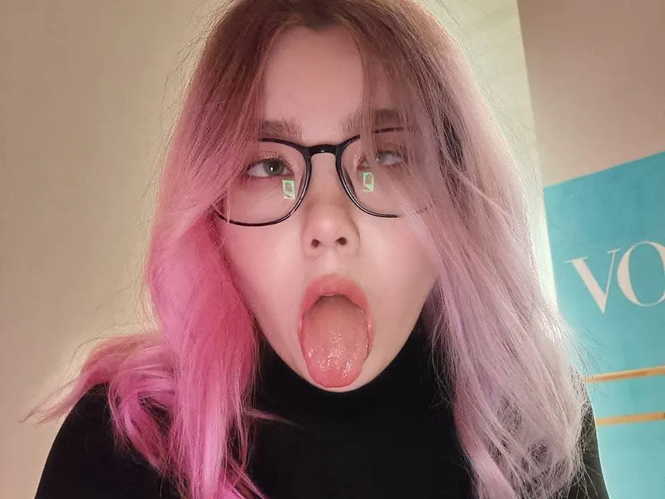 Live sex webcam photo for KawaiiYuki #2861494