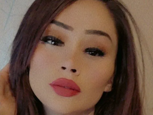 Live sex webcam photo for SexiLexiBambi #3332623