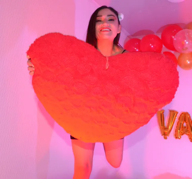 Live sex webcam photo for AnnabellaHutchi #4046372