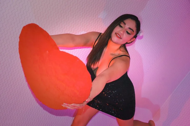 Live sex webcam photo for AnnabellaHutchi #4046371