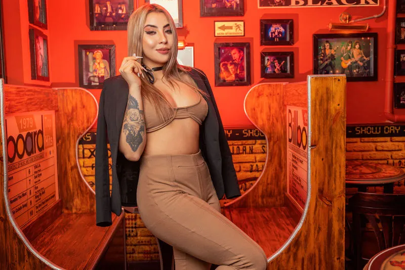 Live sex webcam photo for KhloePalme #2824604