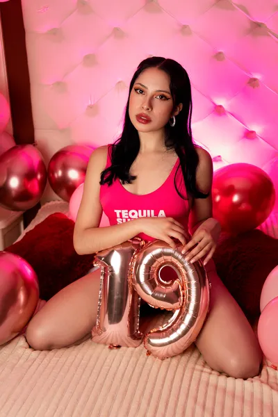 Live sex webcam photo for MilaDecker #2877043