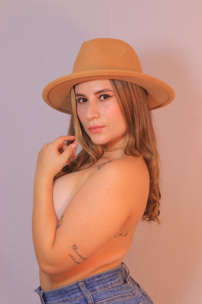 Live sex webcam photo for Aryanarios #2858937