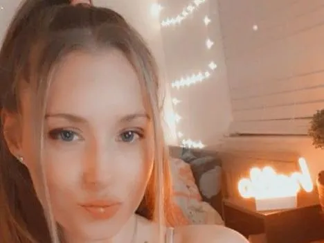 Live sex webcam photo for LenaBabyy #2985838