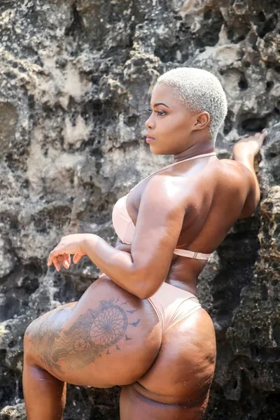 Live sex webcam photo for BossladyKiki #2854382