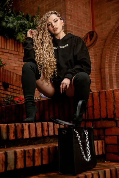 Live sex webcam photo for AlessiaBianco #6964674