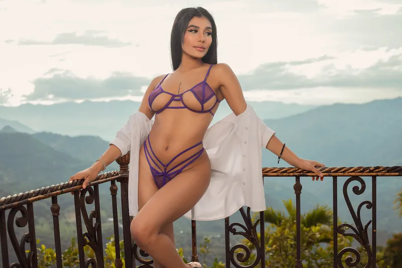 Live sex webcam photo for ChloeHammad #3573946