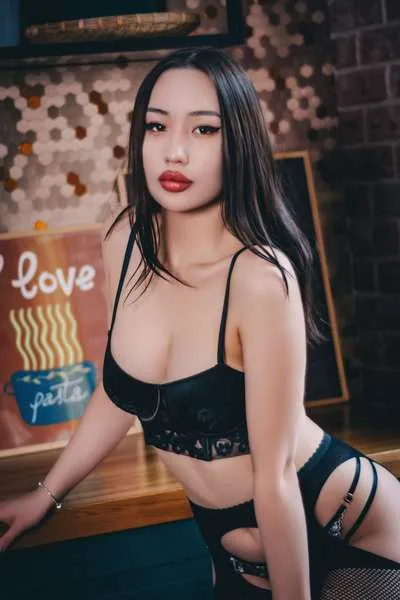 Live sex webcam photo for TomikoMilo #3498107