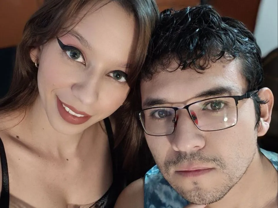 Live sex webcam photo for Isaandysex2428 #5782481