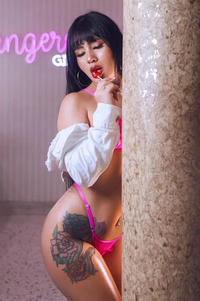 Live sex webcam photo for ScarlettCroft #4102035