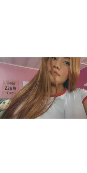 Live sex webcam photo for CarolineDixxon #2911638