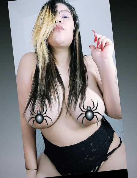 Live sex webcam photo for arayana18 #2947636