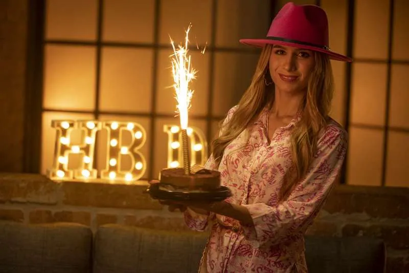 Live sex webcam photo for SarahRoux #3216451