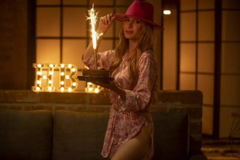 Live sex webcam photo for SarahRoux #3216450