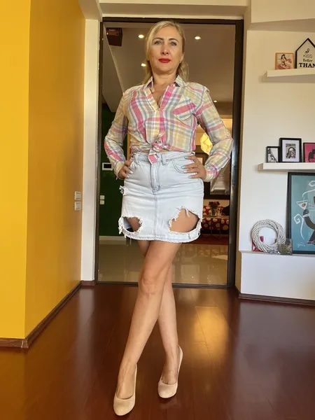 Live sex webcam photo for SarrahMature69 #3569161