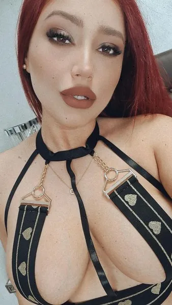 Live sex webcam photo for EmyHilton #3621729
