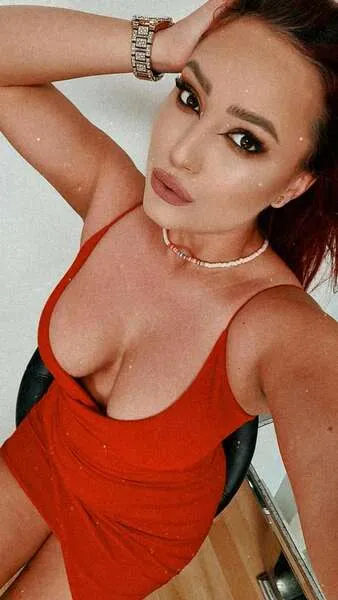 Live sex webcam photo for EmyHilton #5419112