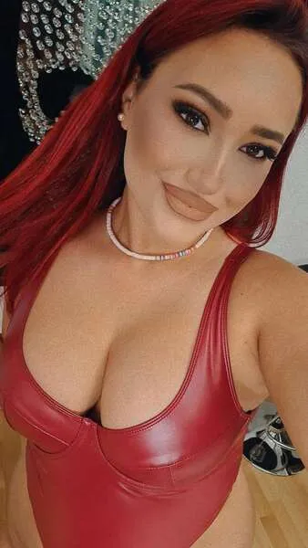 Live sex webcam photo for EmyHilton #5514578