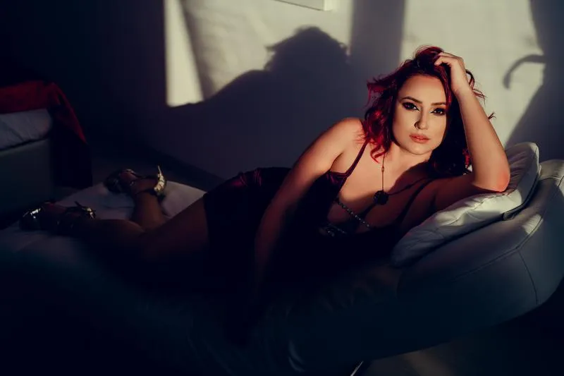 Live sex webcam photo for EmyHilton #3026061