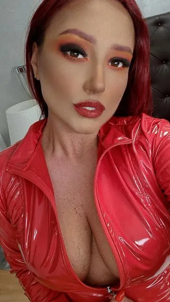 Live sex webcam photo for EmyHilton #3571919
