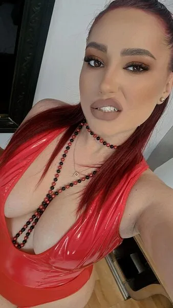 Live sex webcam photo for EmyHilton #4128997