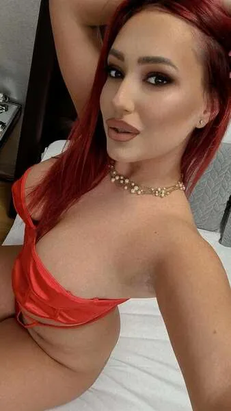 Live sex webcam photo for EmyHilton #5380513