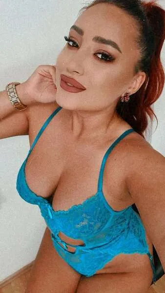 Live sex webcam photo for EmyHilton #5453059