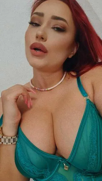 Live sex webcam photo for EmyHilton #5422460