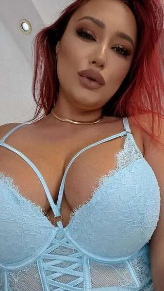 Live sex webcam photo for EmyHilton #5483582