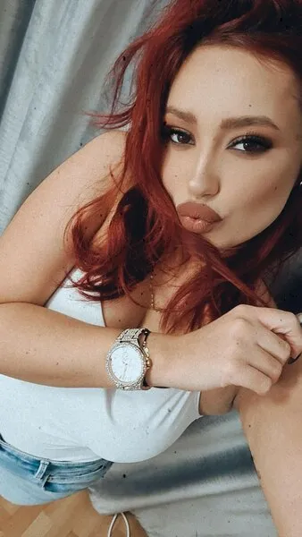 Live sex webcam photo for EmyHilton #3694826