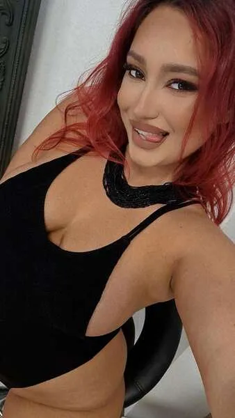 Live sex webcam photo for EmyHilton #5490002