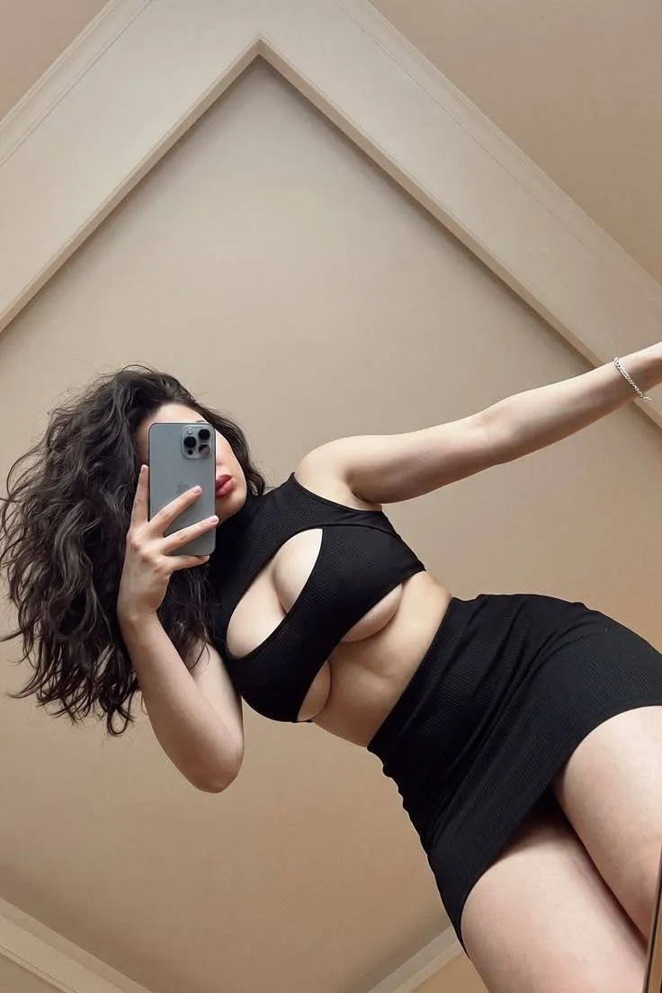 Live sex webcam photo for KamillaFoxXS #8661196