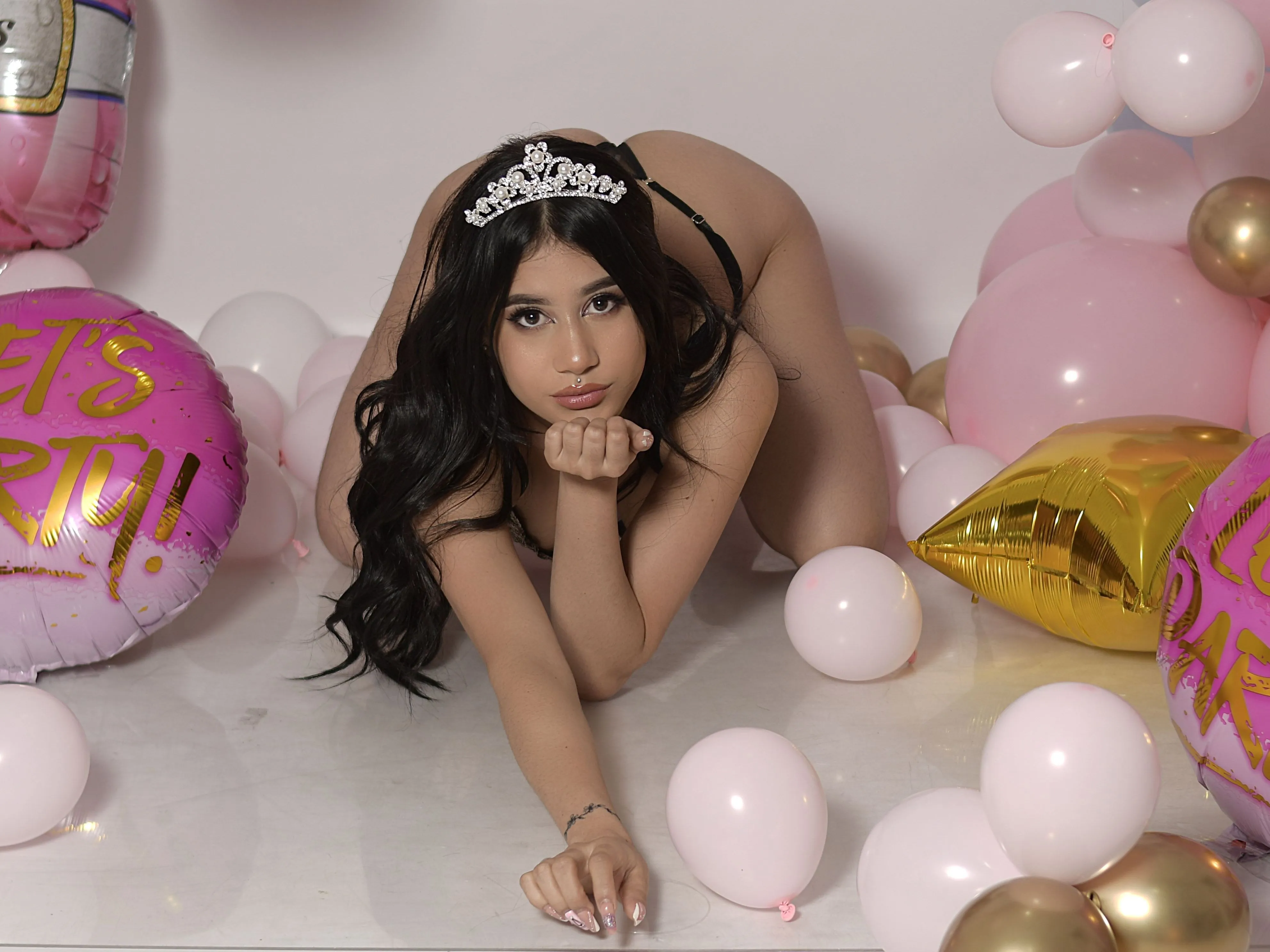 Live sex webcam photo for EllaStiwar #3296375