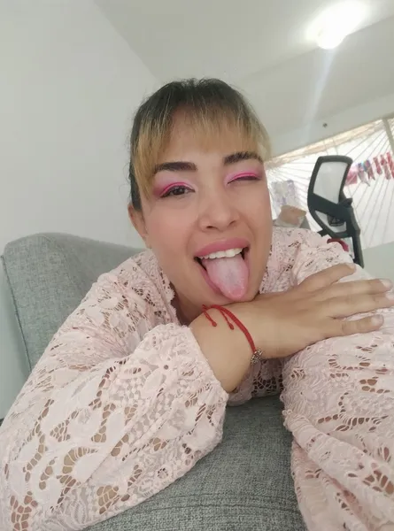 Live sex webcam photo for Sammanthafox #3252731