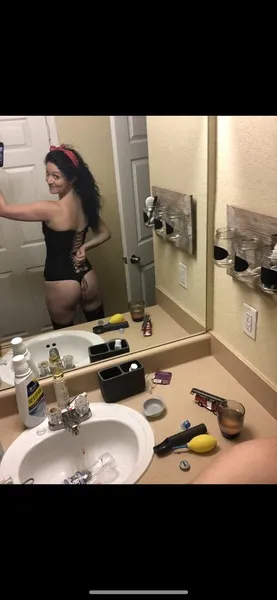 Live sex webcam photo for KatKelley #3074641