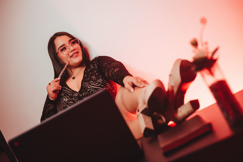 Live sex webcam photo for ElaBourn #2927177