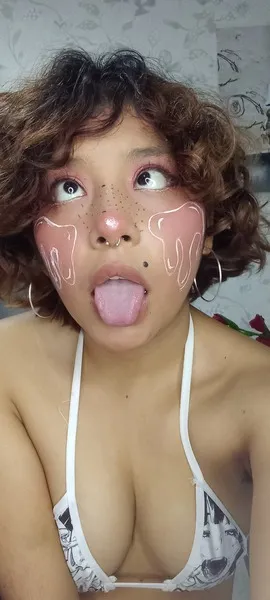 Live sex webcam photo for melodyyhot #3238647